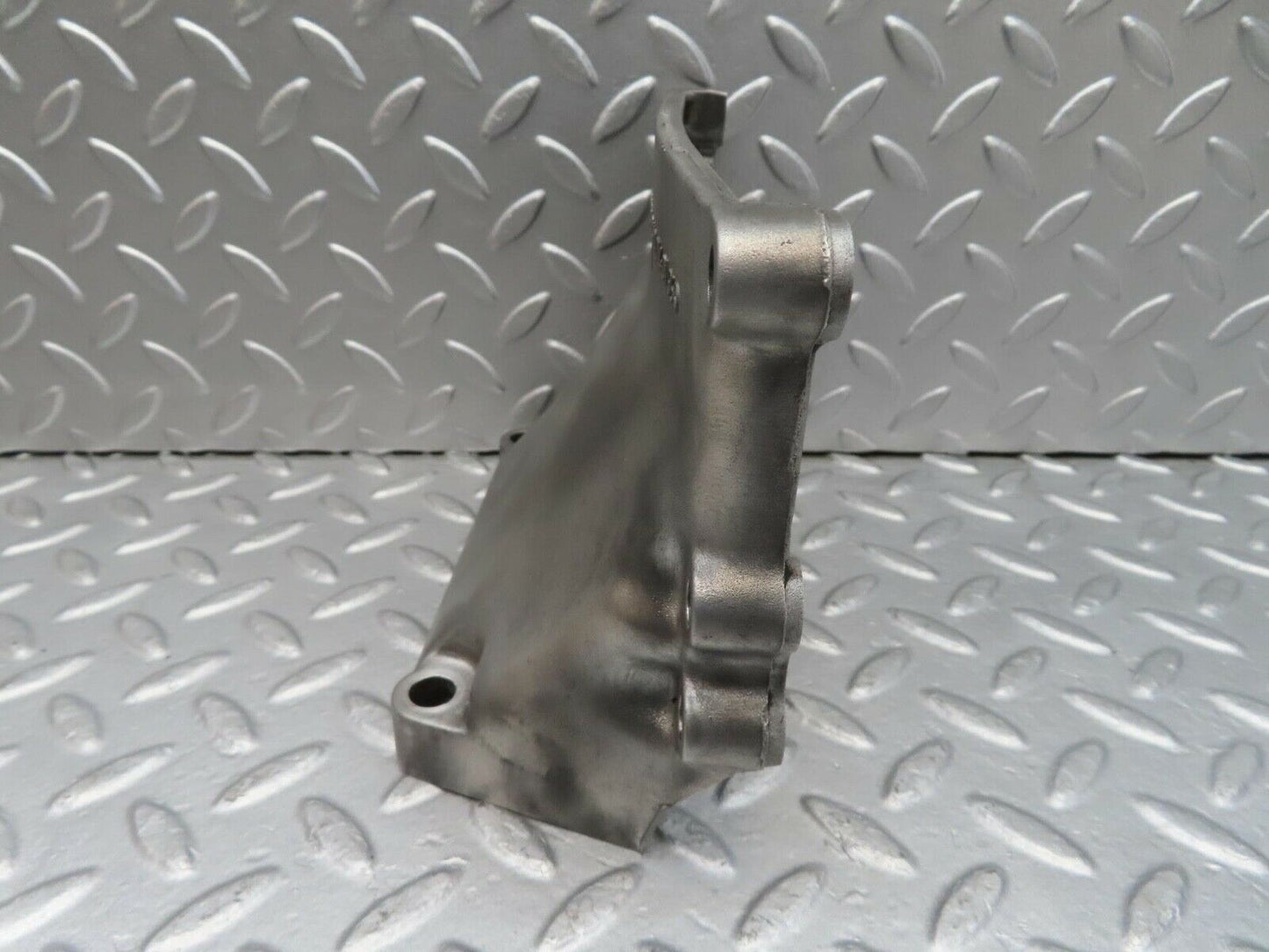 16024 Mercedes-Benz W123 280E Gearbox Support 1100140195