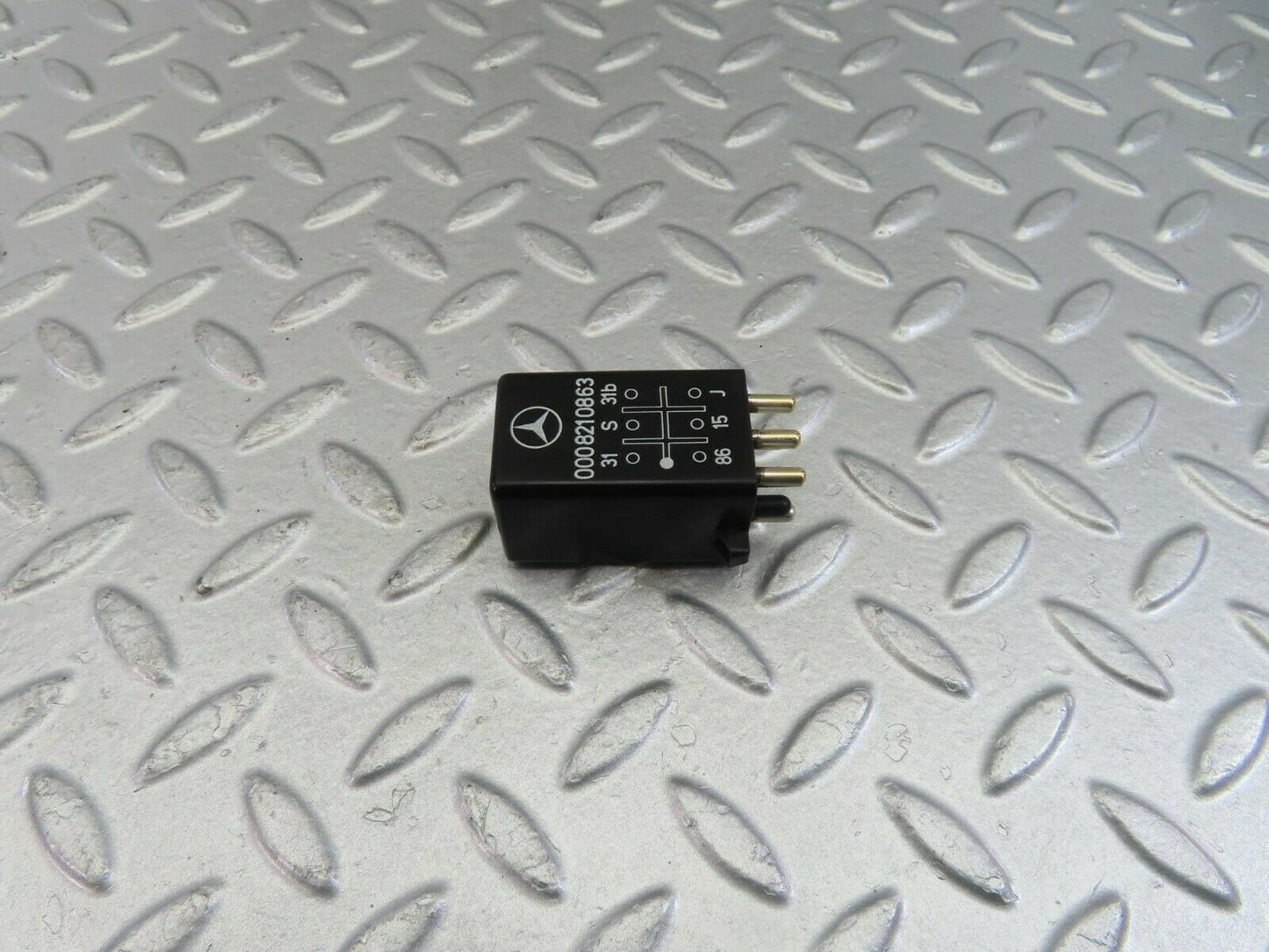 10093 Mercedes-Benz C123 230CE Coupe Intermittent Wiper Relay 0008210863