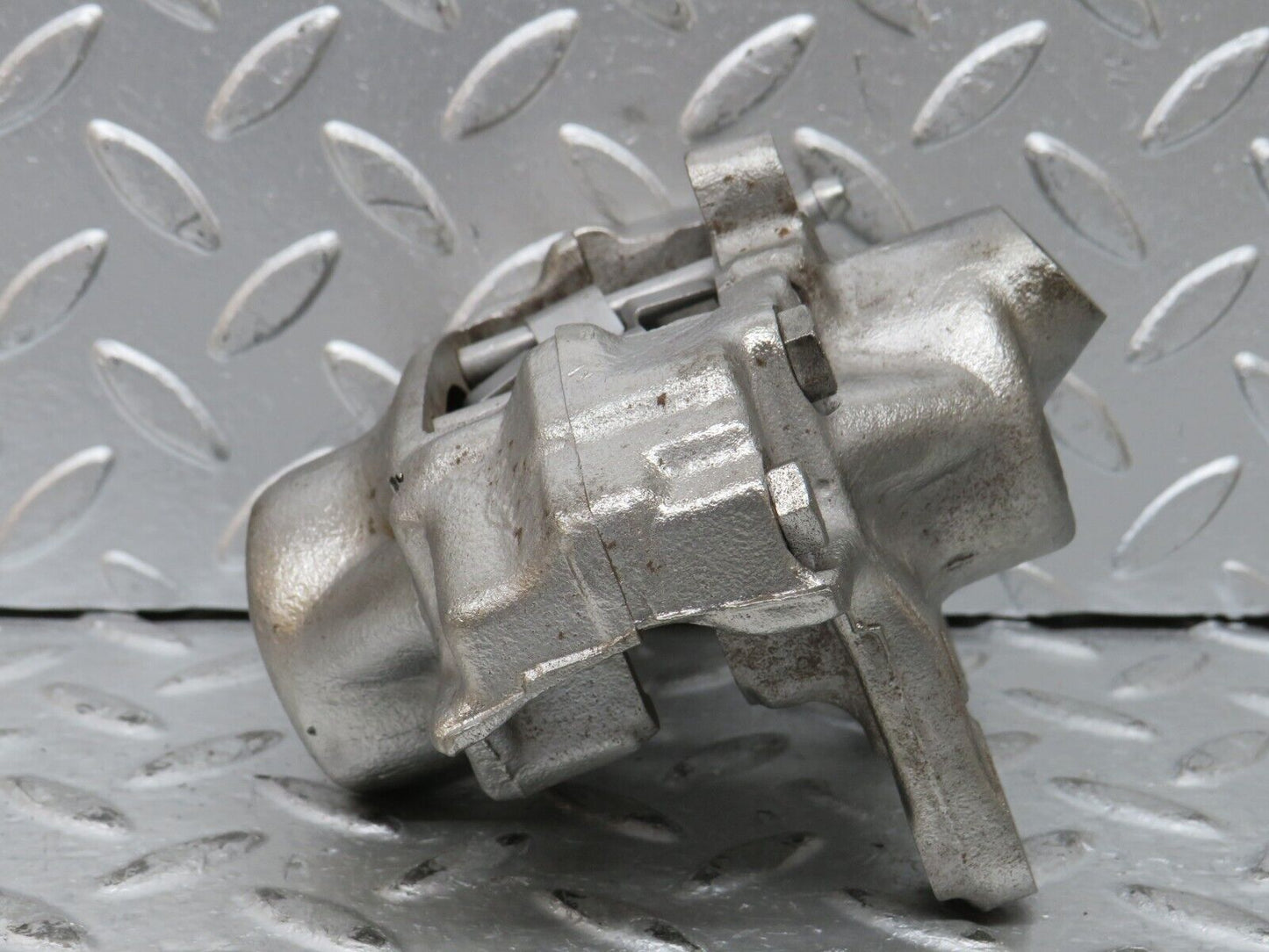 27649 Mercedes-Benz S124 300TE Wagon Rear Left Brake Caliper
