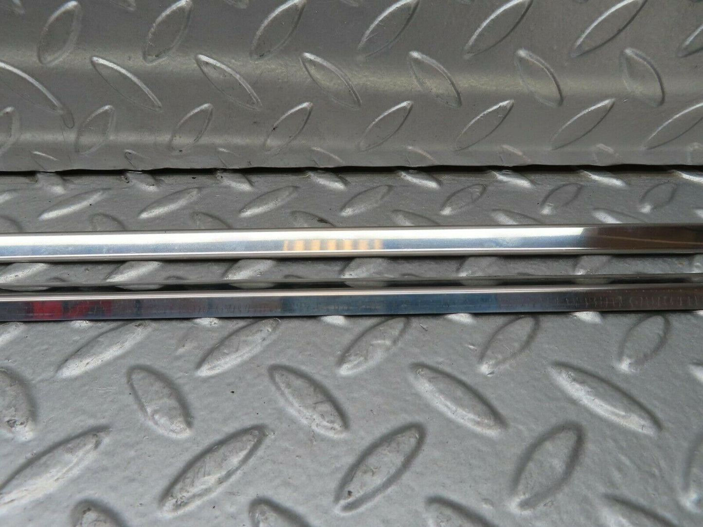 15464 Mercedes-Benz W123 230E Sunroof Chrome Trim Set