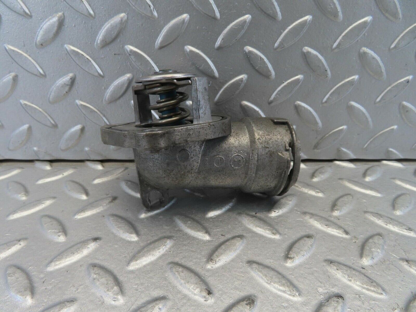 11248 Mercedes-Benz W221 S320 Thermostat Housing 6422000215