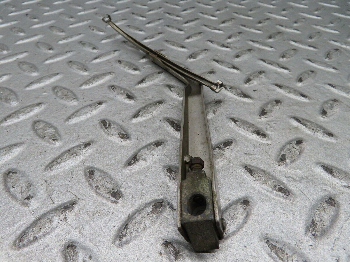 17874 Mercedes-Benz W116 450SEL Headlight Wiper Arm Left