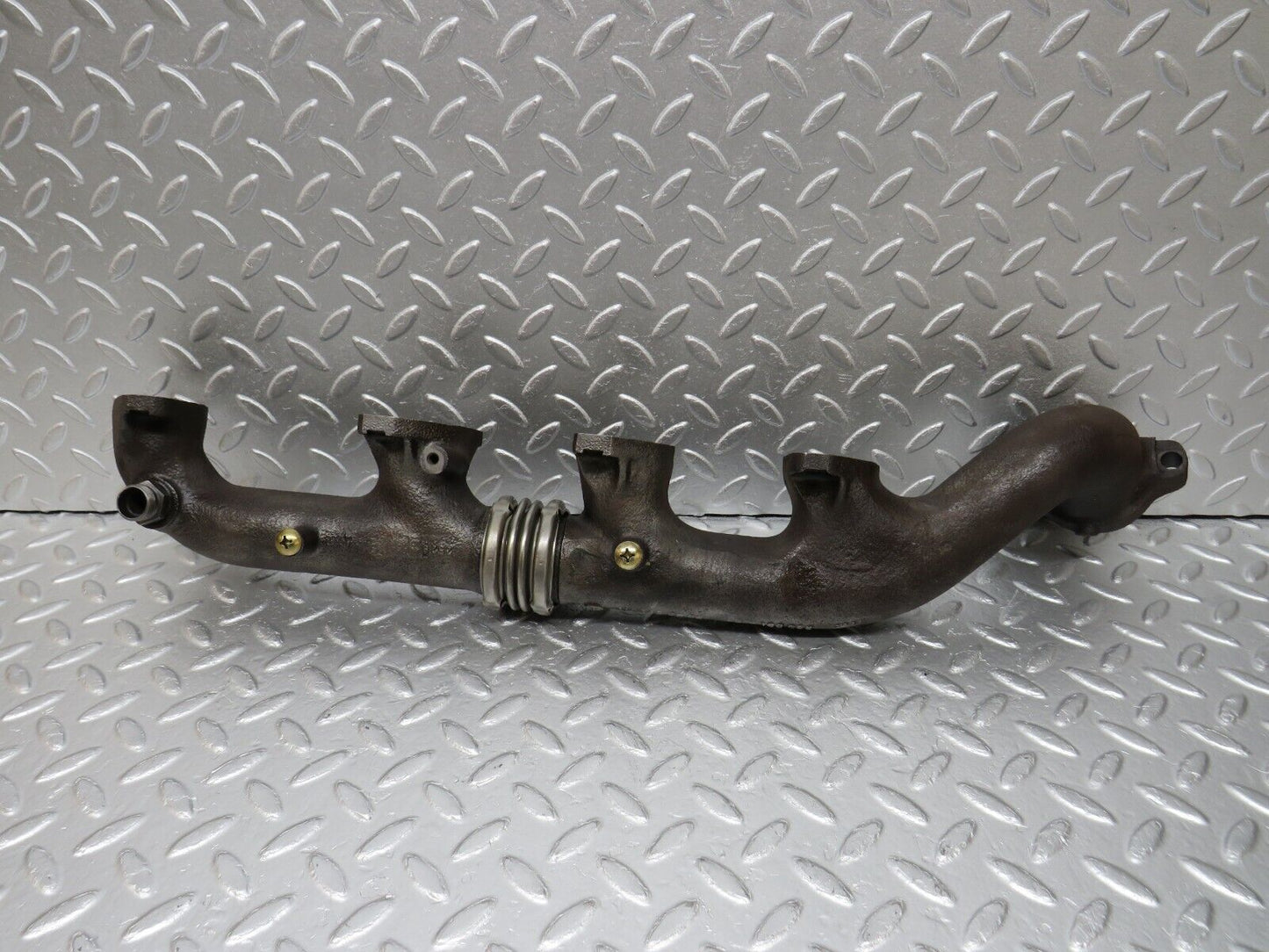 34637 Mercedes-Benz C126 380SEC Exhaust Manifold Left 1161420502 1161420802
