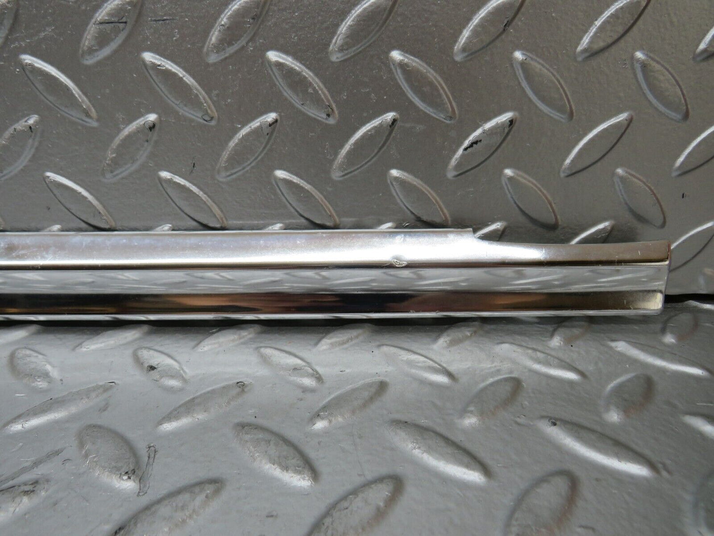26406 Mercedes-Benz W116 450SE Front Left Door Chrome Trim