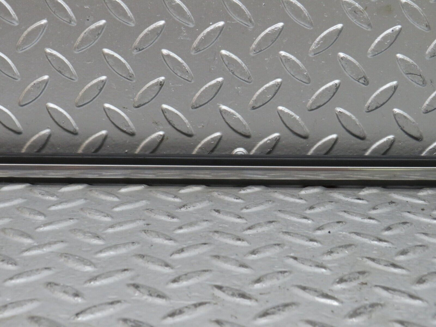 28238 Mercedes-Benz S123 240D Wagon Front Left Door Centre Moulding Trim