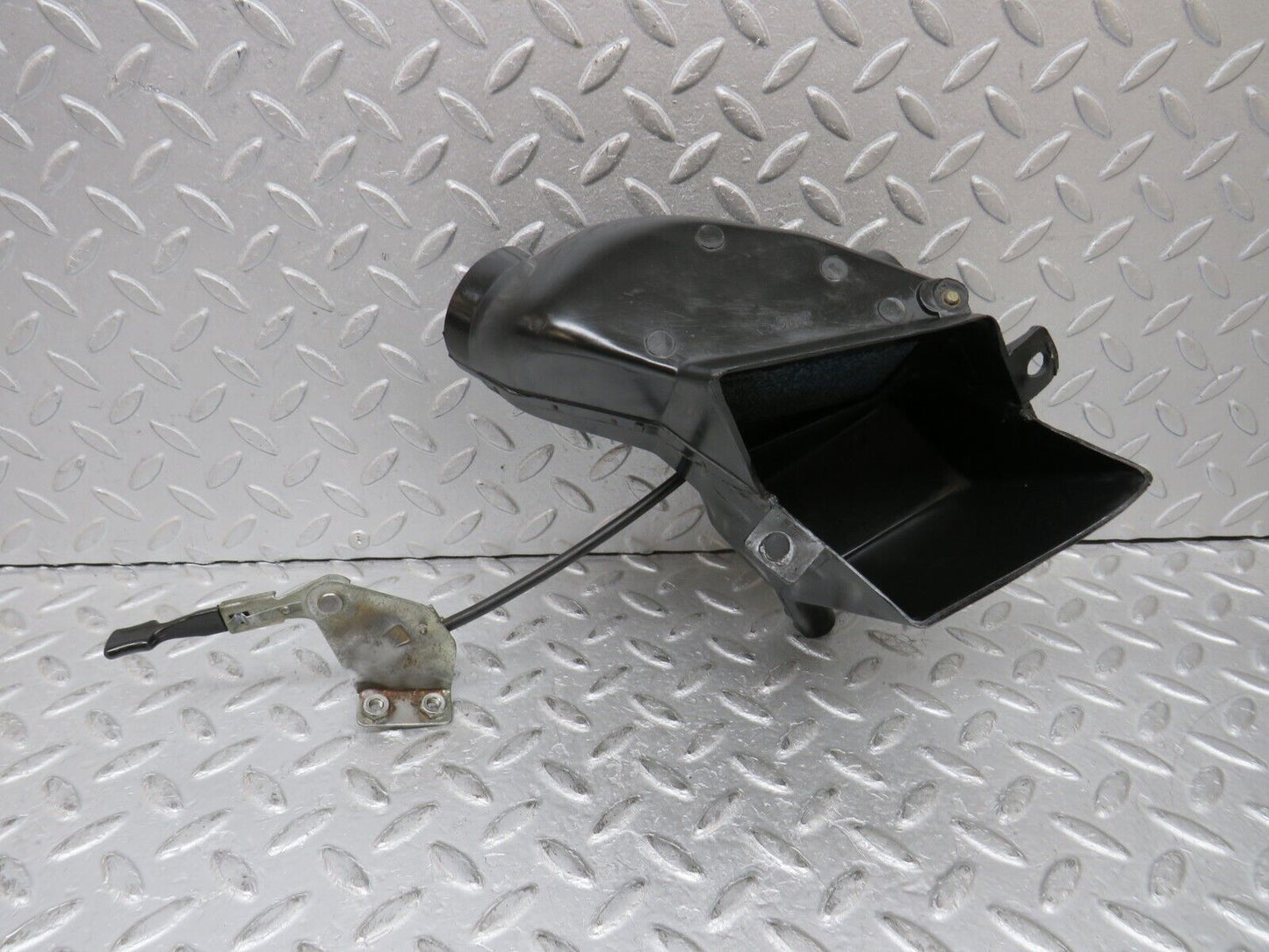 37431 Mercedes-Benz W109 300SEL Air Vent Control Right Side 1088301245