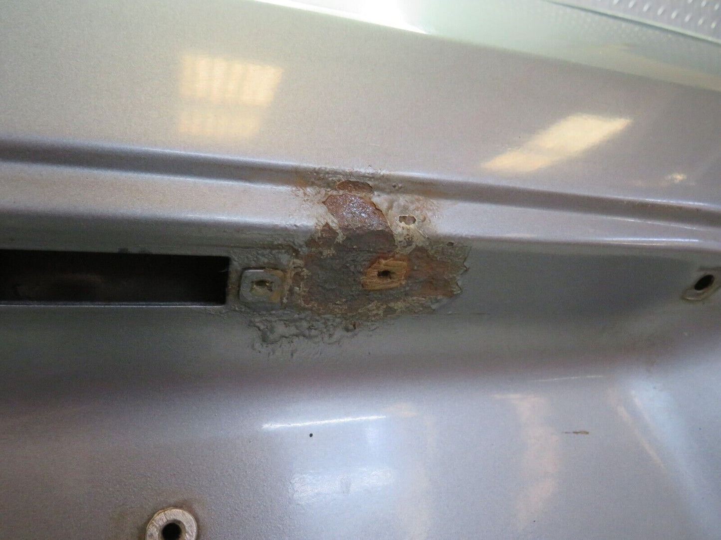 32579 Mercedes-Benz S124 220TE Wagon Tailgate Trunk Door & Handle Moulding Trim
