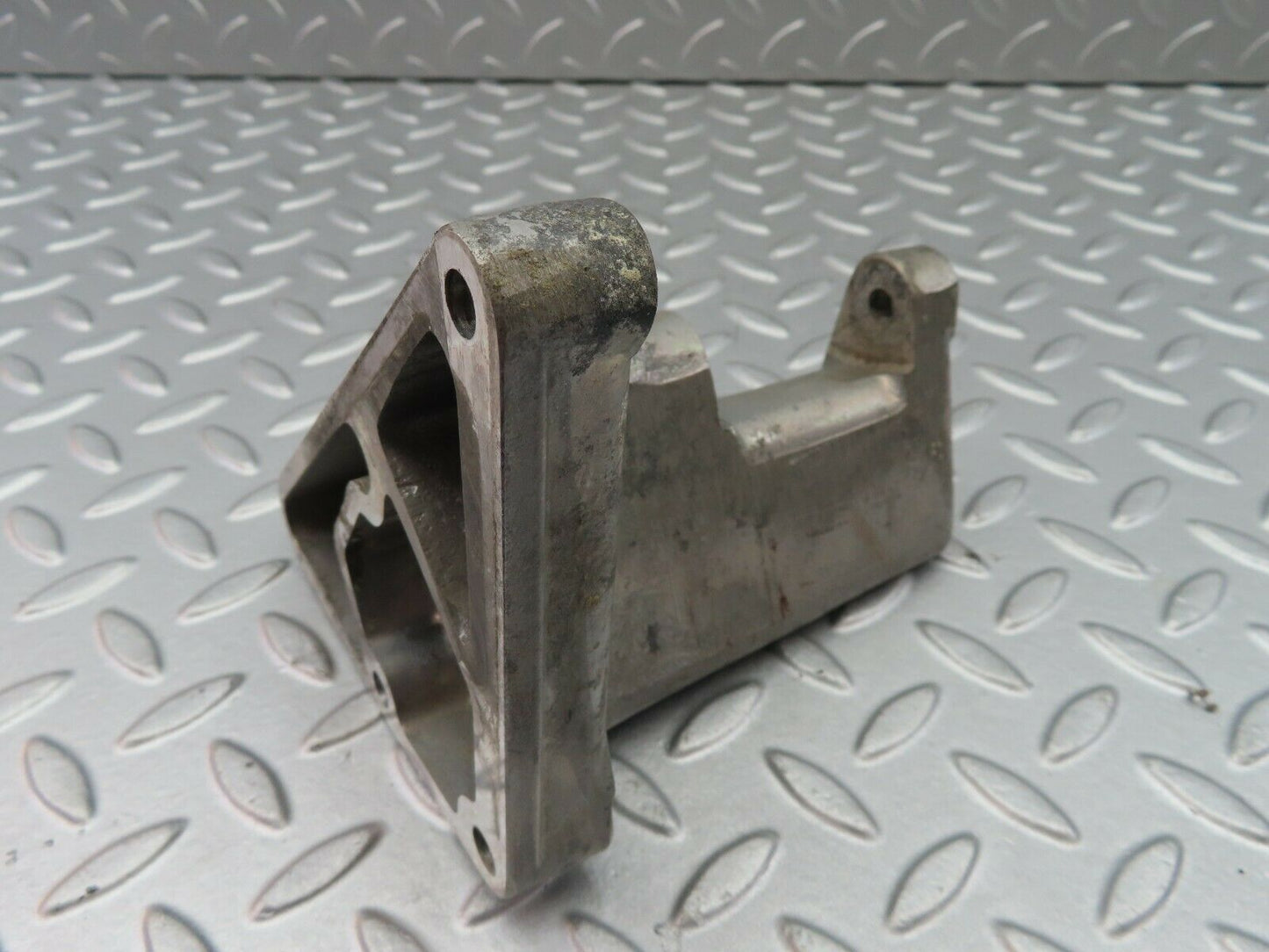 7059 Mercedes-Benz C107 350SLC Coupe Alternator Generator Bracket