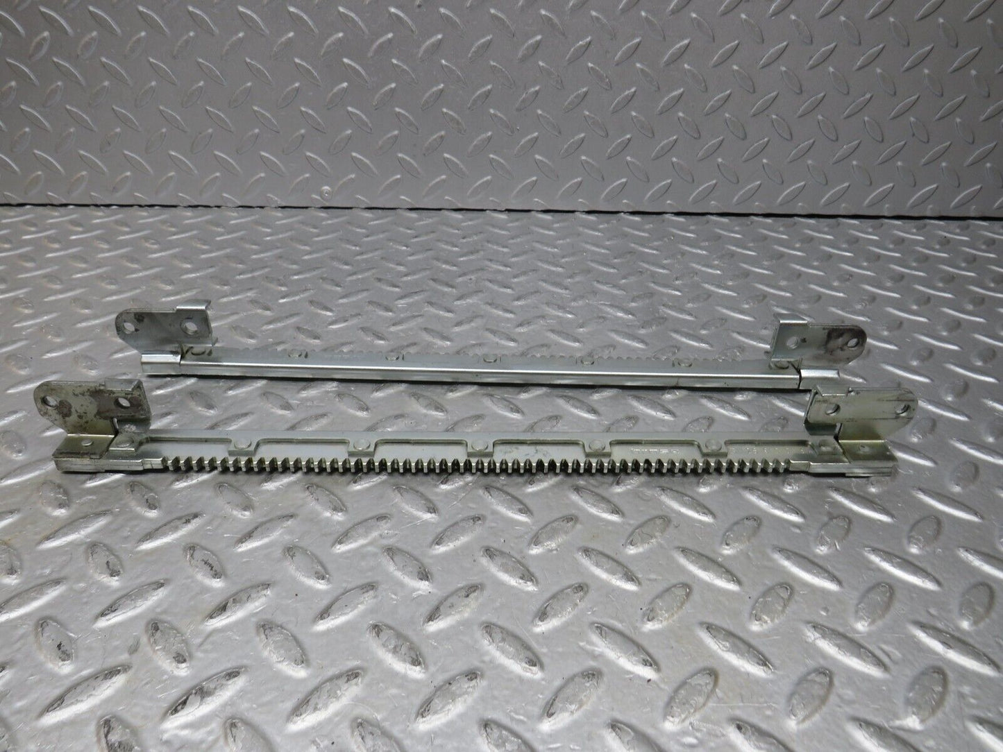 37084 Mercedes-Benz C126 420SEC Coupe Electric Seat Rail Pair 1269100184