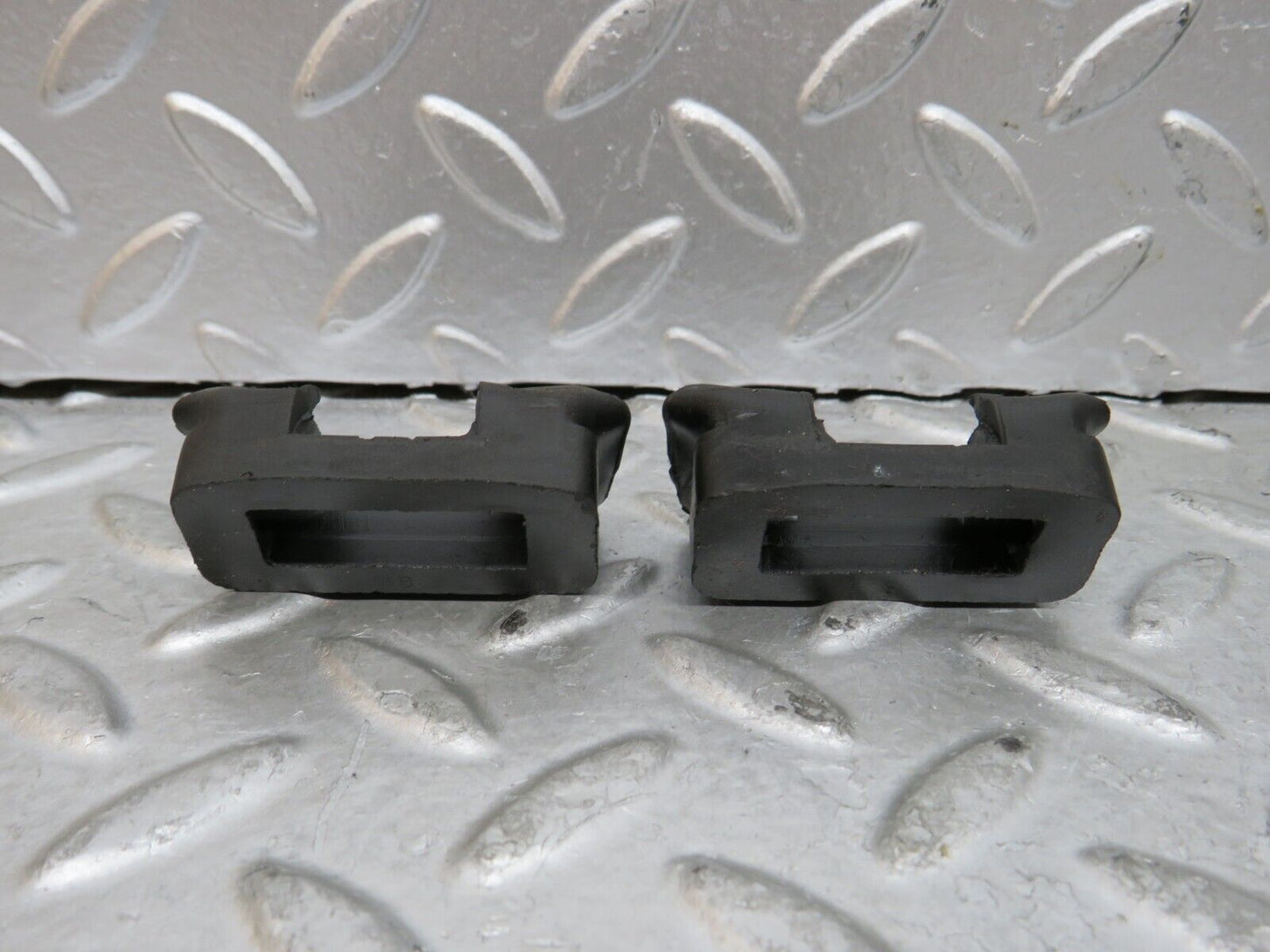 29143 Mercedes-Benz C124 320CE Door Check Strap Rubber Seal Pair 2017270430