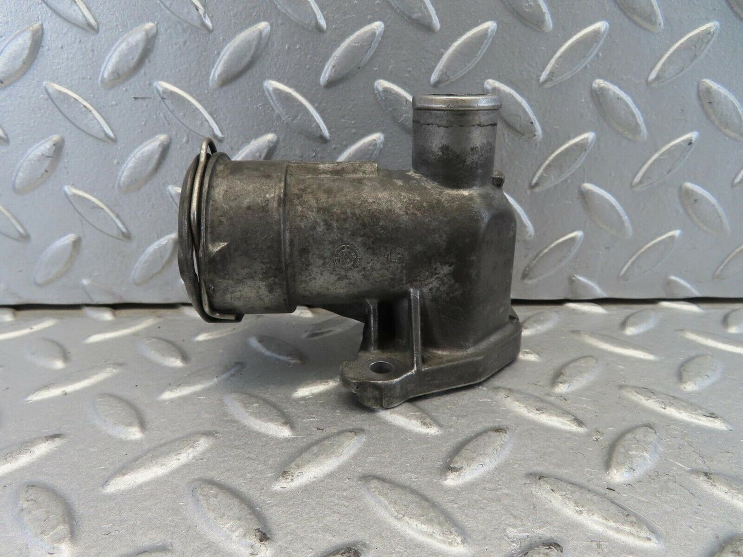 11249 Mercedes-Benz W221 S320 Coolant Flange Pipe 6422000056