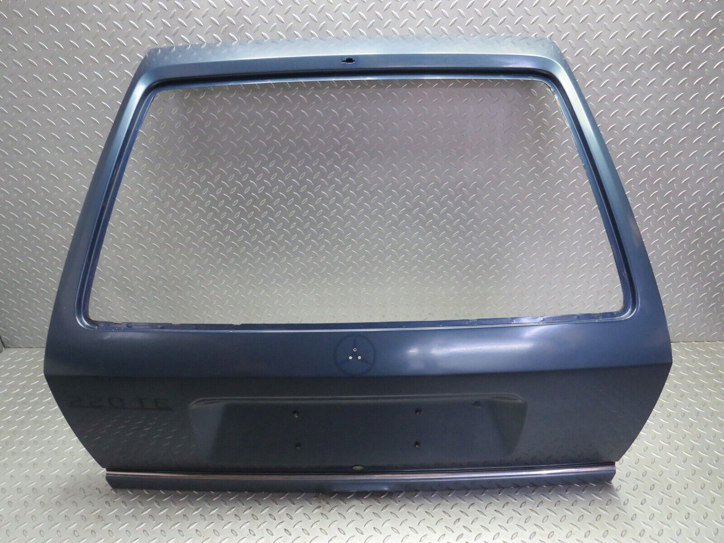 31417 Mercedes-Benz S124 220TE Wagon Tailgate Trunk Door & Handle Moulding Trim
