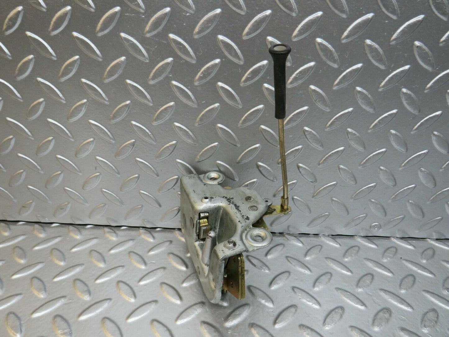 24569 Mercedes-Benz W108 Front Right Door Lock Mechanism