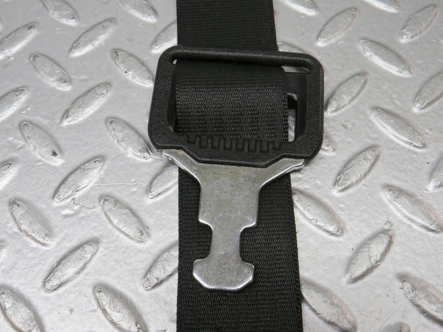 34397 Mercedes-Benz C126 380SEC Rear Seat Belt Set With Buckles 1268602185