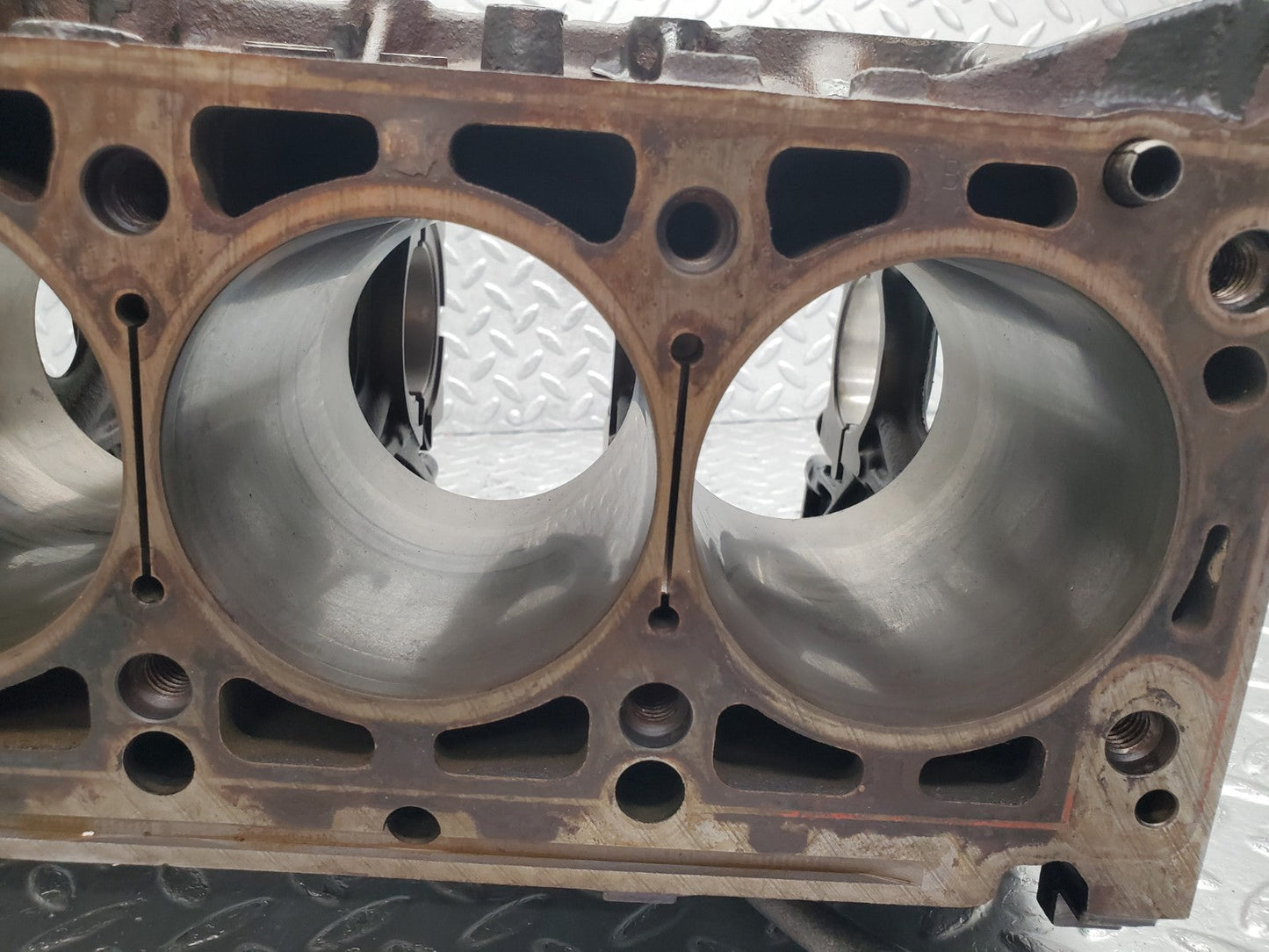W124 Wagon engine block used OEM