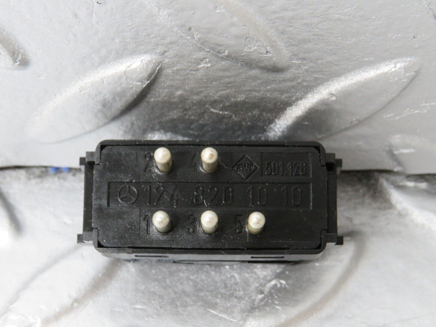 34056 Mercedes-Benz W124 260E Rear Windscreen Defroster Switch 1248201010
