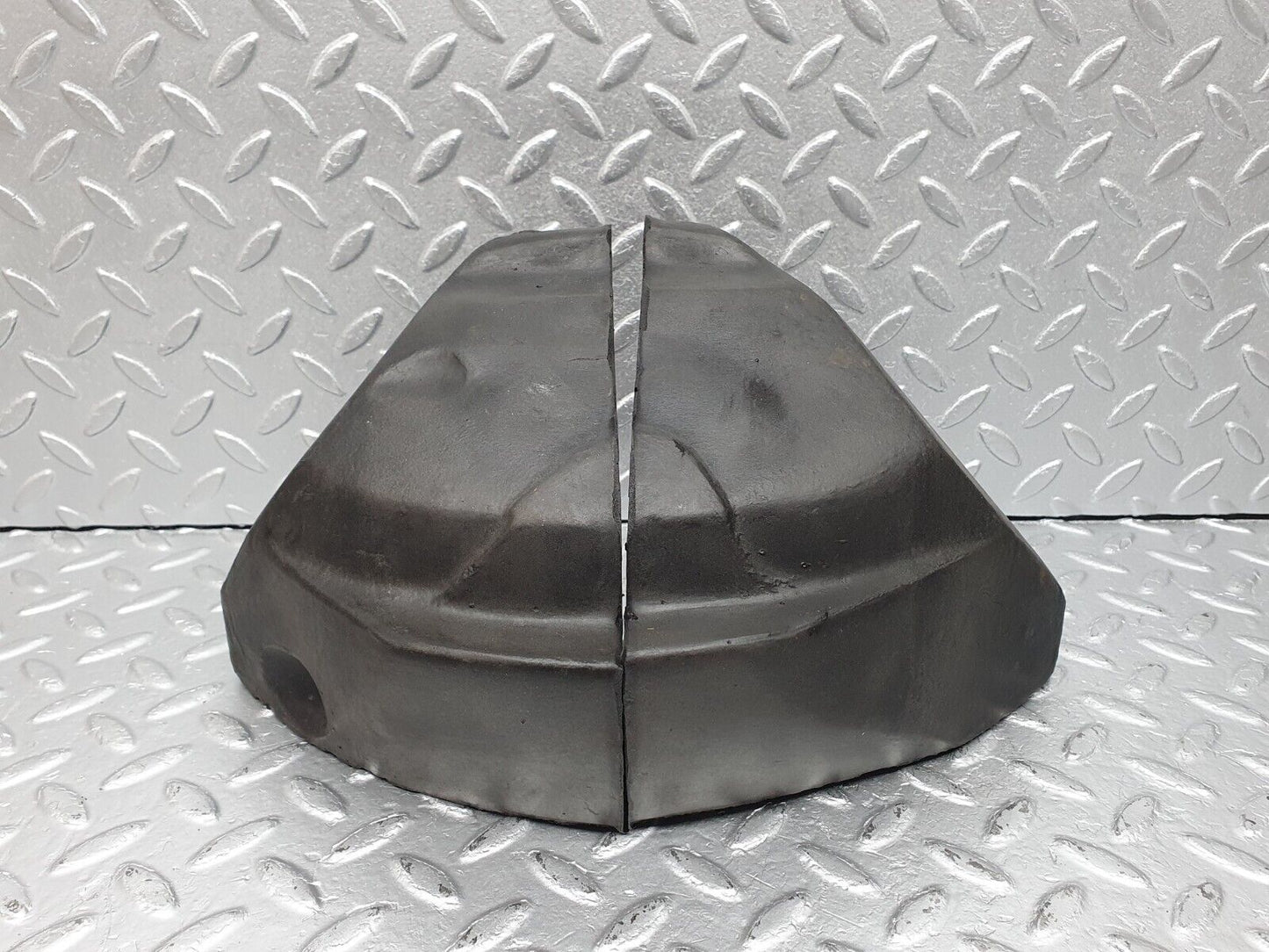 40960 Mercedes-Benz W126 300SE Central Locking Vacuum Pump Housing 1268050490