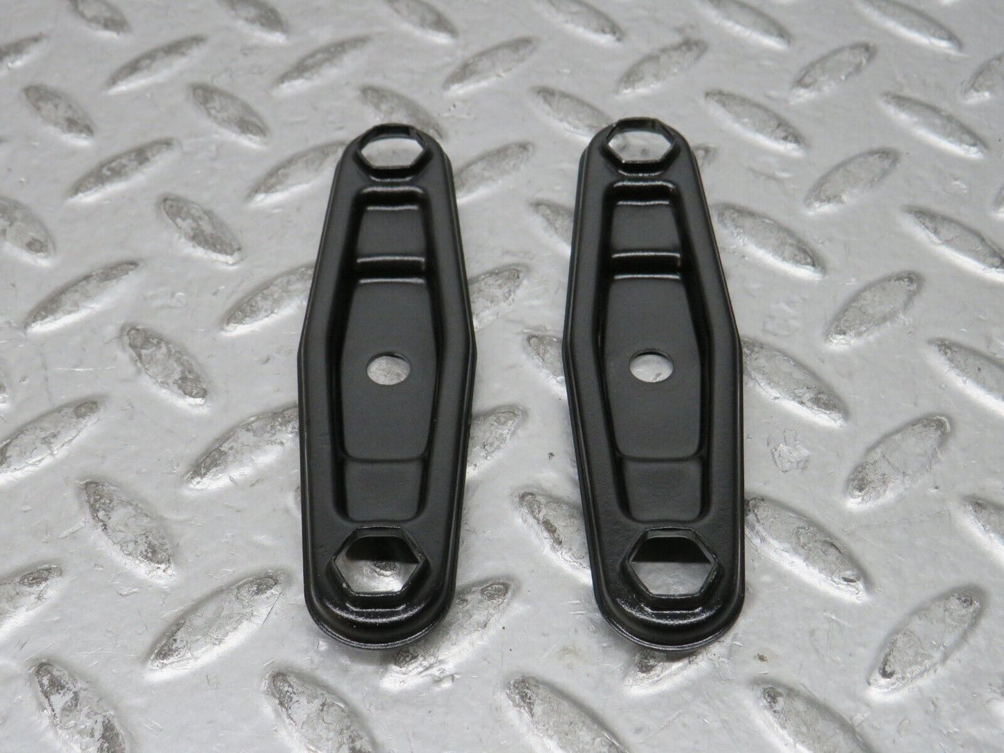 28772 Mercedes-Benz W123 230E Fuel Injector Bracket Pair