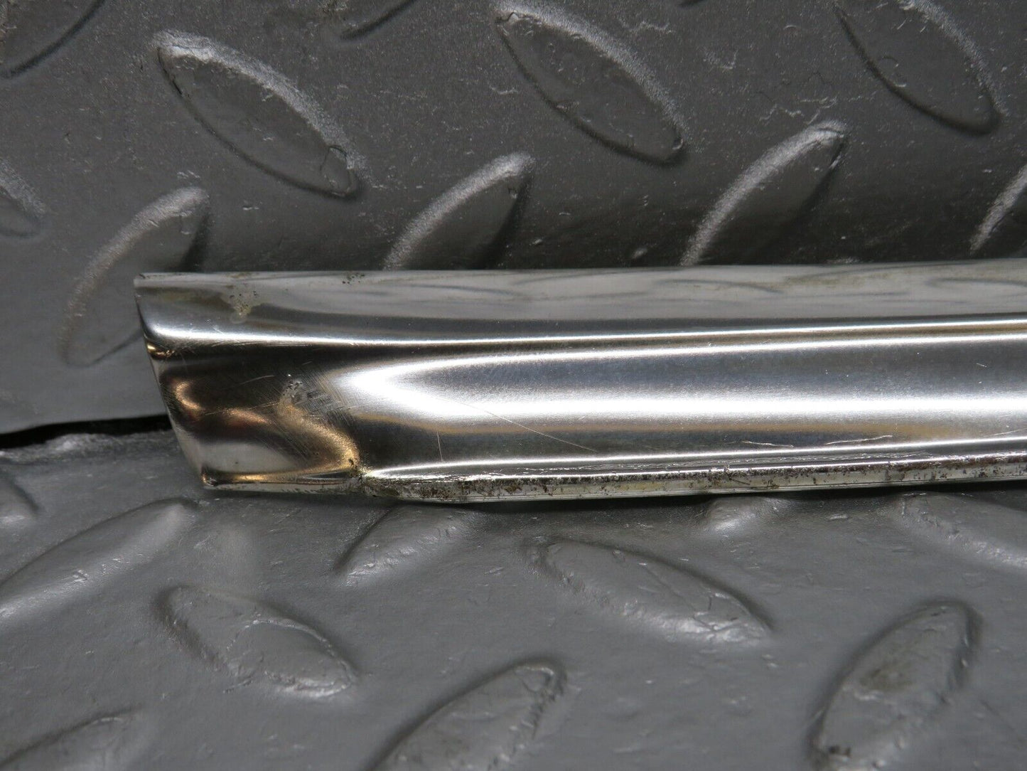 39860 Mercedes-Benz R107 350SL Coupe Hardtop Chrome Trim Left Side