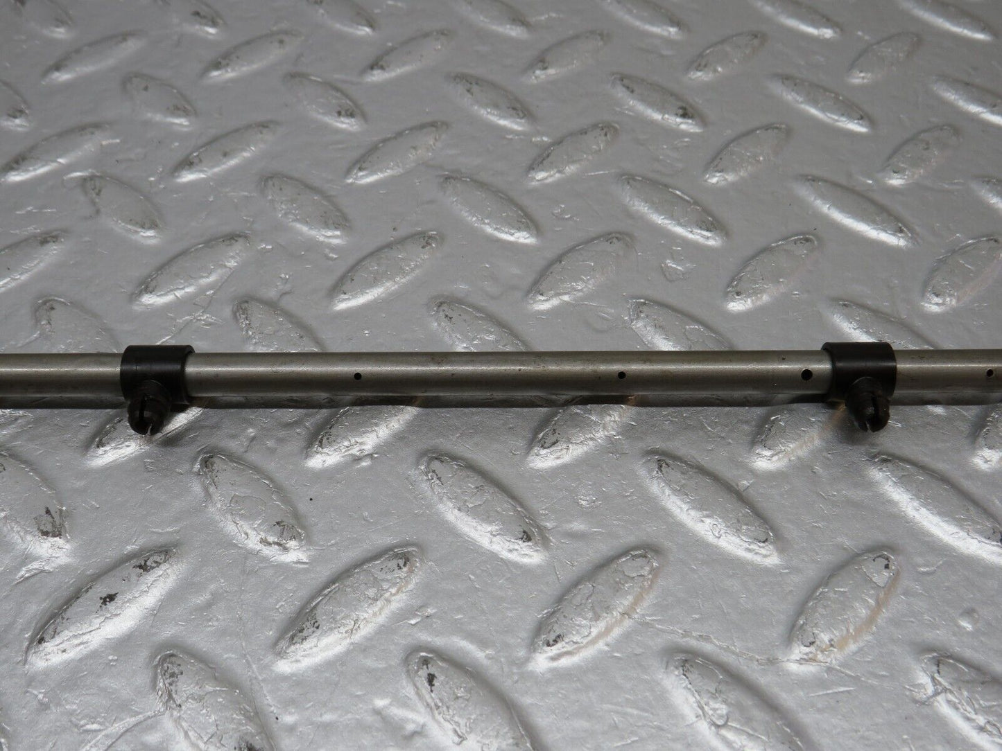 39934 Mercedes-Benz R107 350SL Camshaft Oil Tube