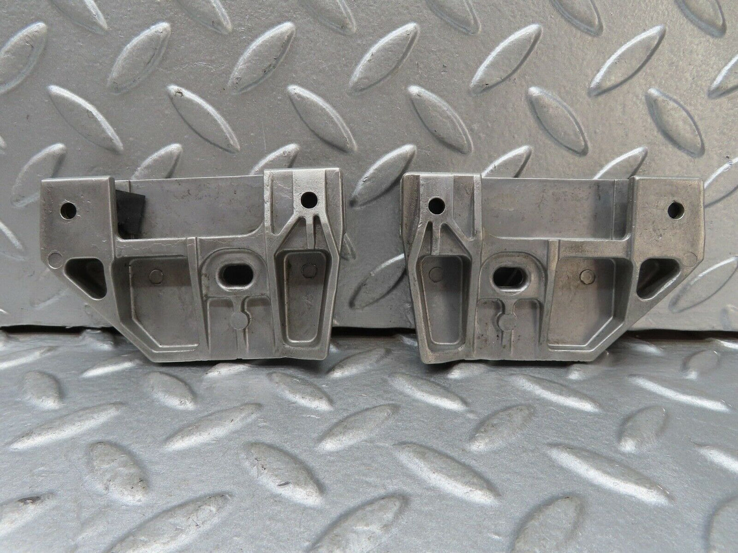 17394 Mercedes-Benz R129 300SL Coupe Door Window Guide Pad Pair 1247250132
