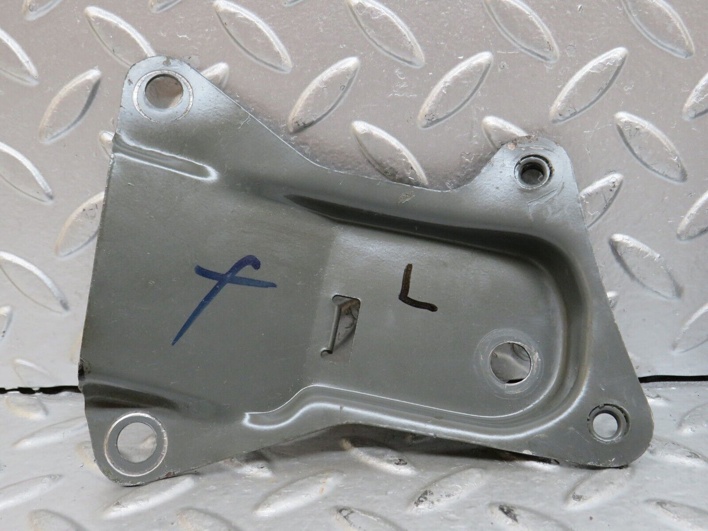 28358 Mercedes-Benz S123 240D Wagon Rear Seat Belt Bracket Pair