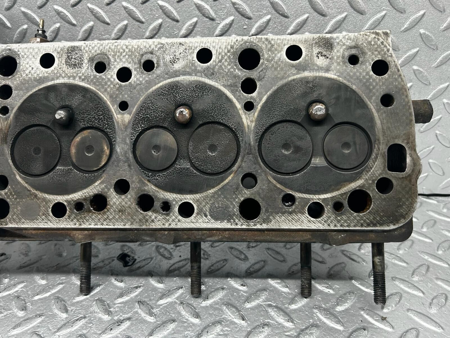 40643 Mercedes-Benz W123 240D Cylinder Head