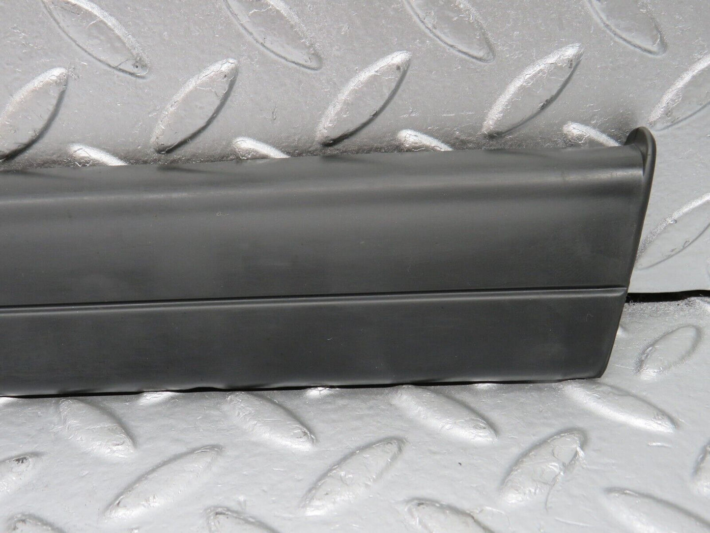 33781 Mercedes-Benz W201 190E 2.0L Front Right Fender Wing Lower Moulding Trim