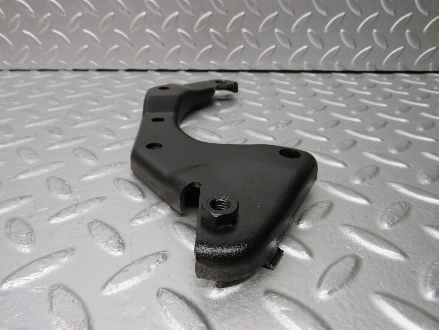 30557 Mercedes-Benz W124 230E Power Steering Pump Bracket