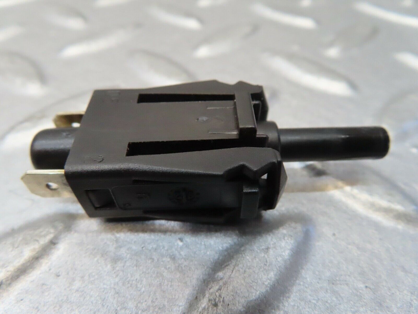 17408 Mercedes-Benz R129 300SL Coupe Door Contact Switch 0015458714