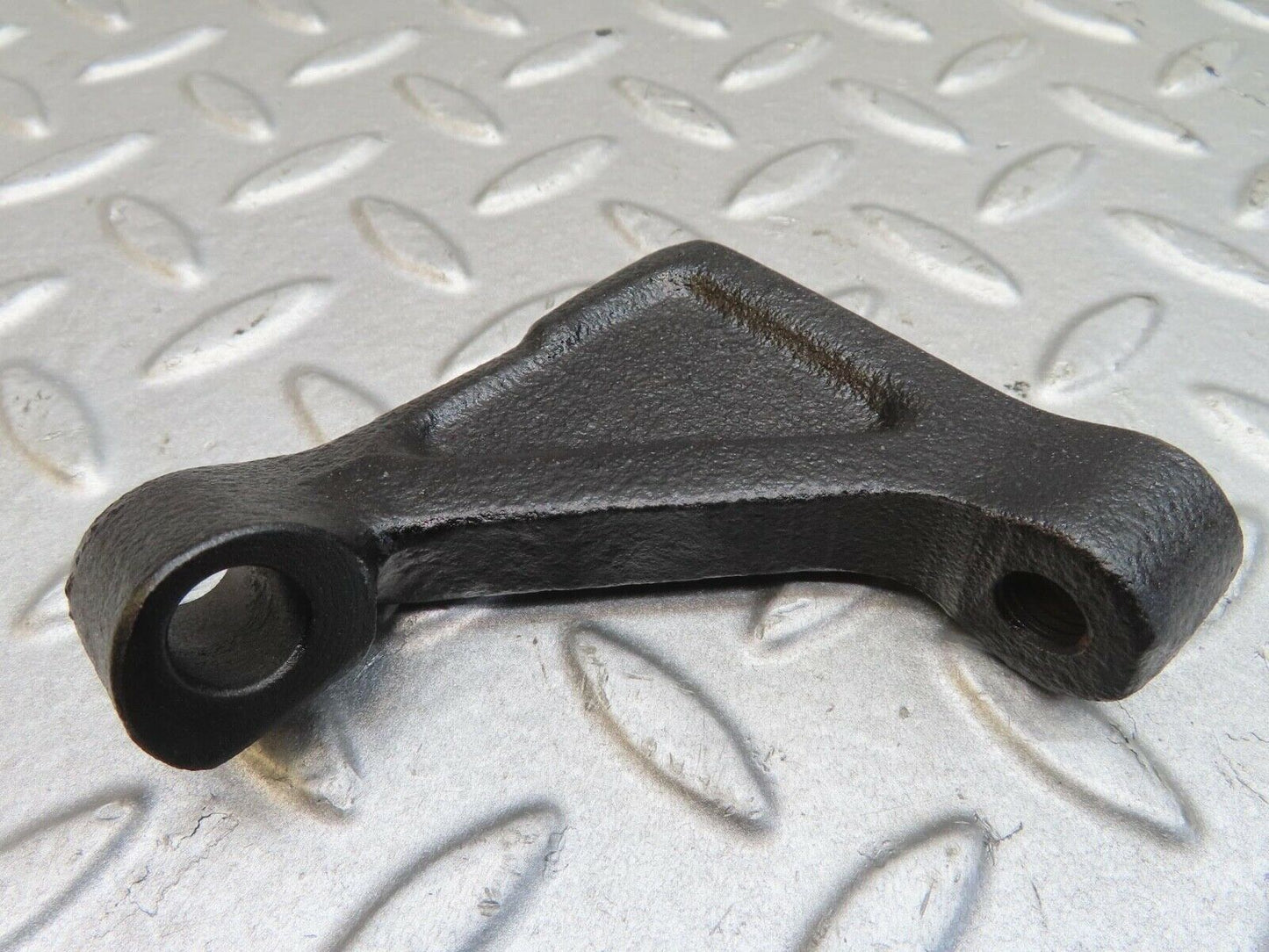 13789 Mercedes-Benz R107 450SL Engine Mount Bracket Pair 1160110895 1160110995
