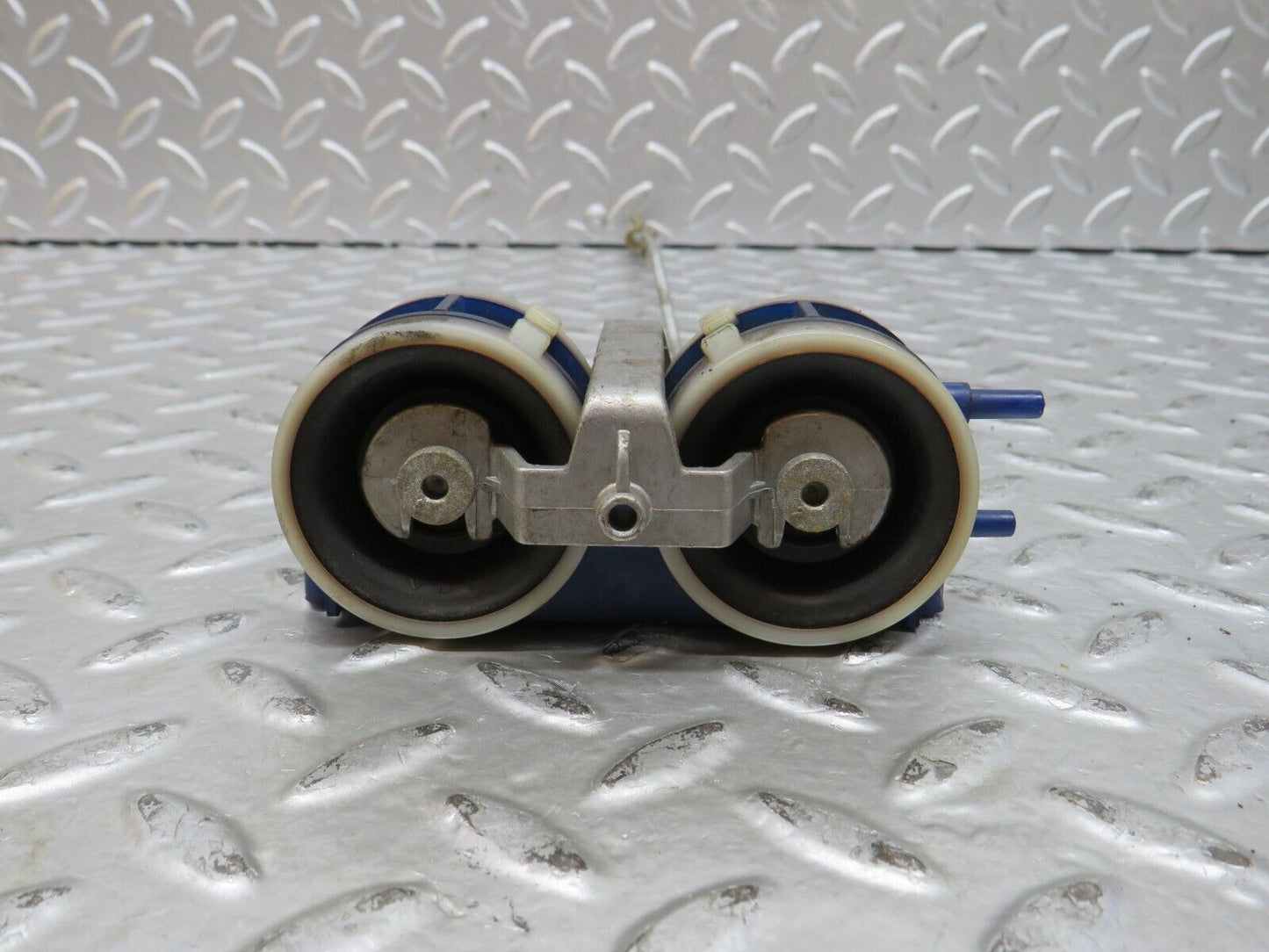 28174 Mercedes-Benz W123 280E Rear Left Door Lock Vacuum Actuator