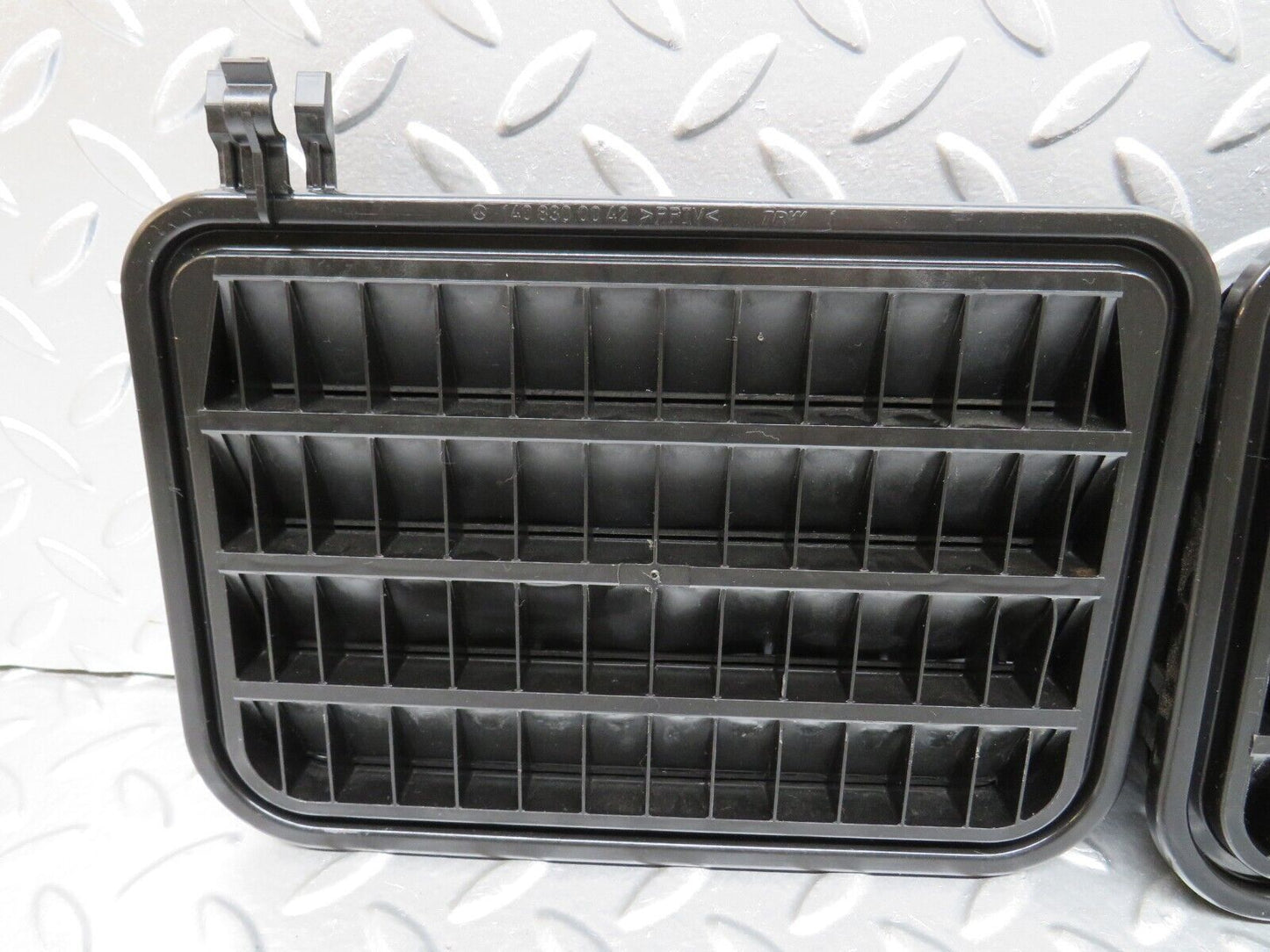 24626 Mercedes-Benz W140 S320 Trunk Boot Air Vent Grill Pair 1408300042
