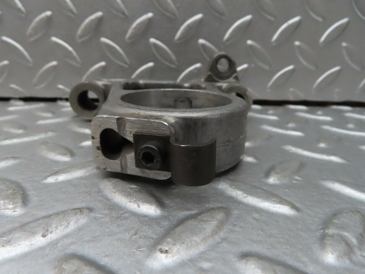 19246 Mercedes-Benz W123 300D Camshaft Tower Bearing 6160510612