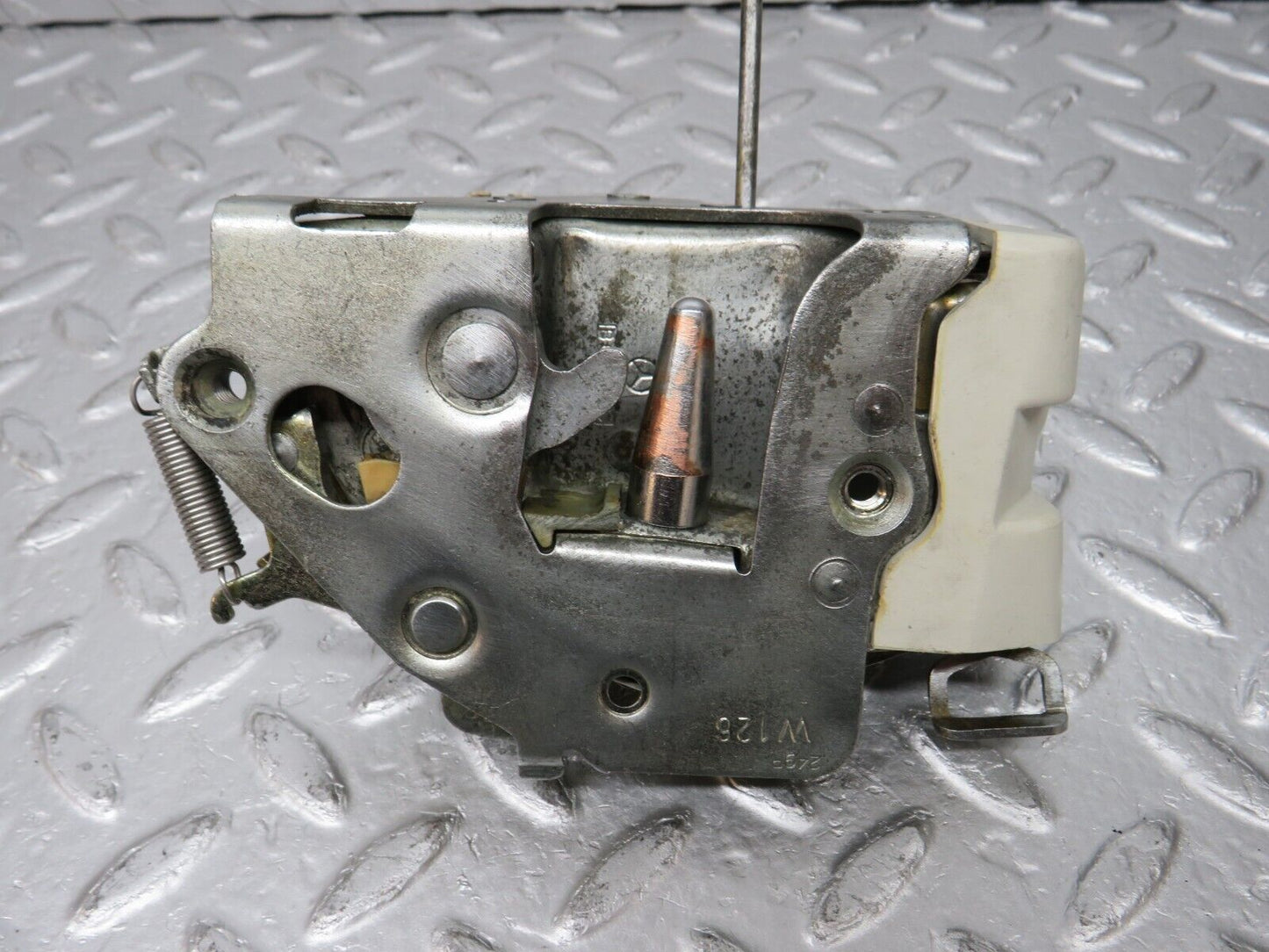 34369 Mercedes-Benz C126 380SEC Coupe Right Door Lock Mechanism 1267230208