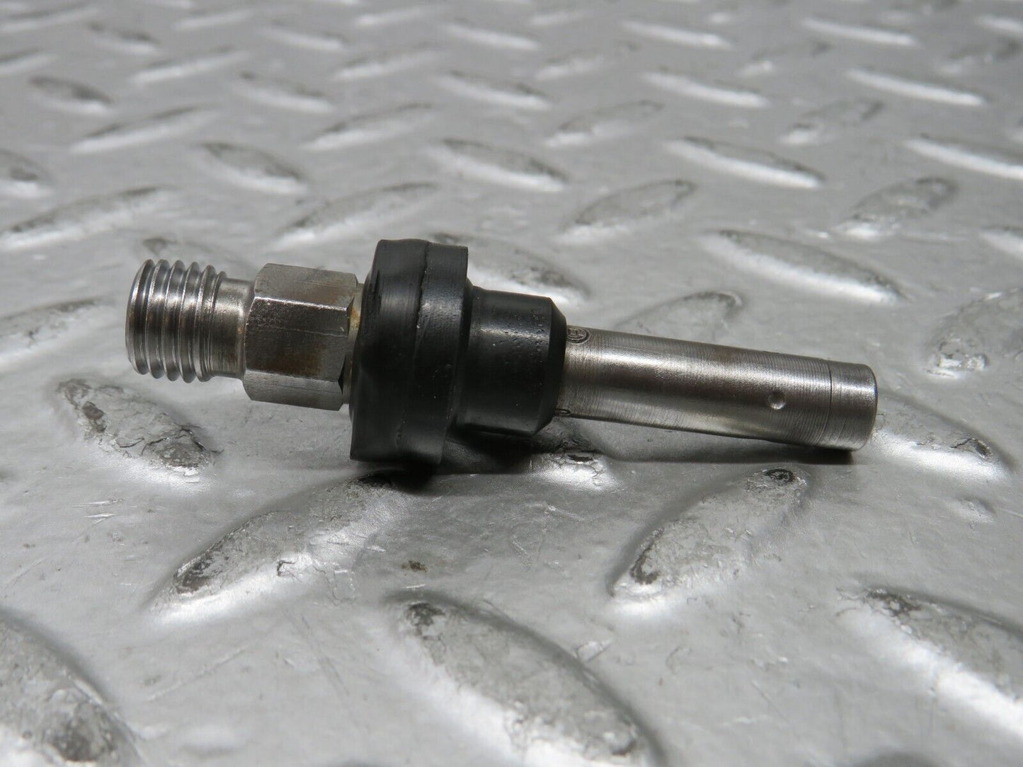 28663 Mercedes-Benz W123 230E Fuel Injector Bosch 0437502010