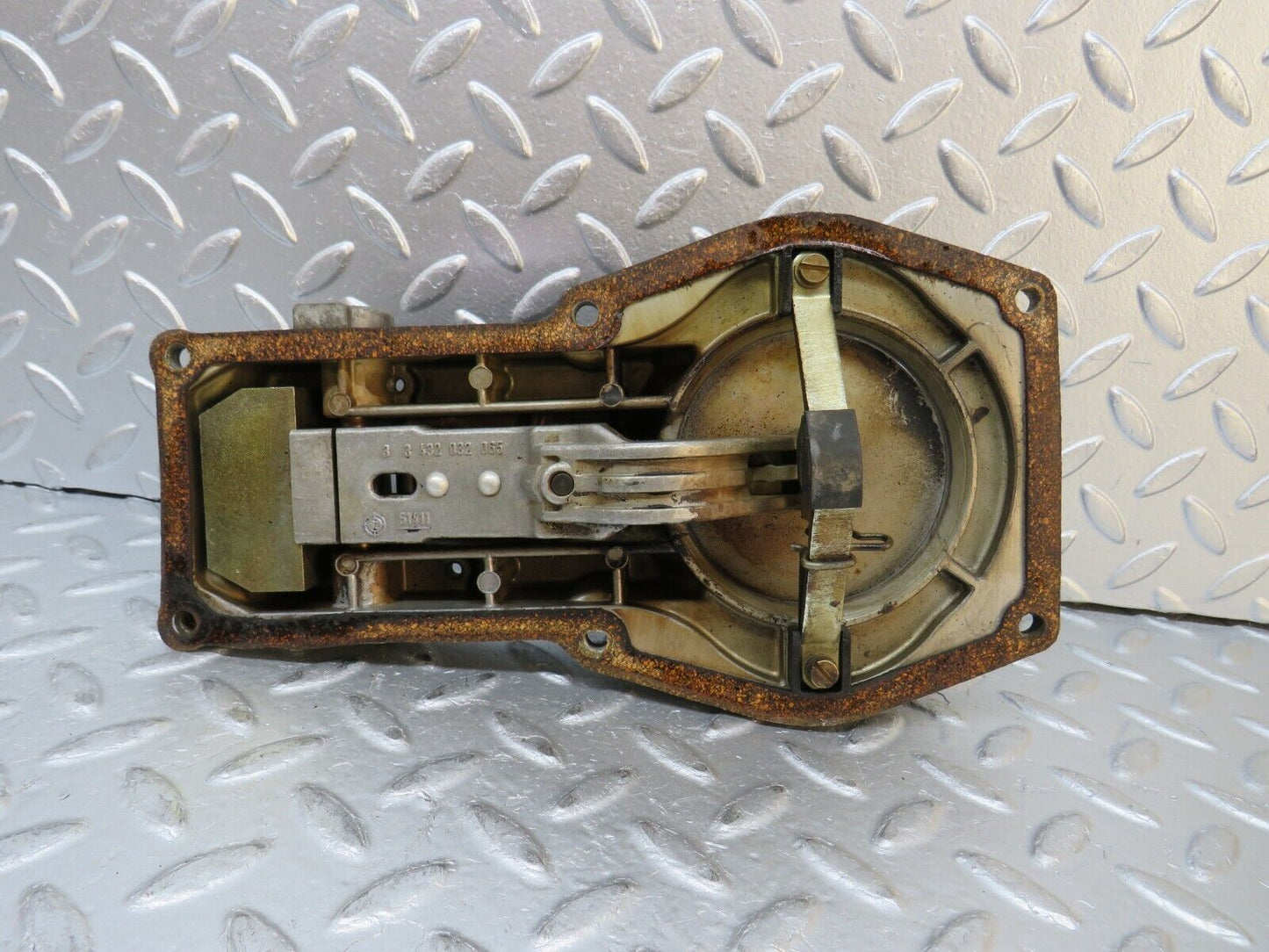 30012 Porsche 924 Air Flow Mass Meter Sensor Bosch 0438120101 047133353