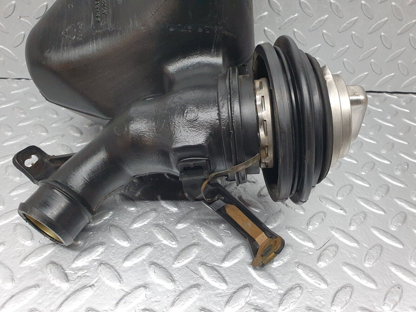 41775 Mercedes-Benz W202 C200 Fuel Filling Pipe Expansion Tank 2024701389