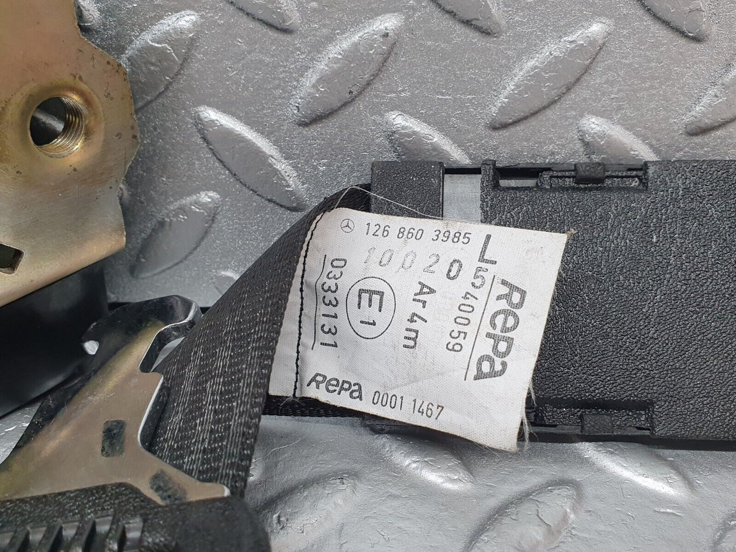 43864 Mercedes-Benz C126 380SEC Coupe Front Left Seat Belt With Buckle 1268603985 1268603269