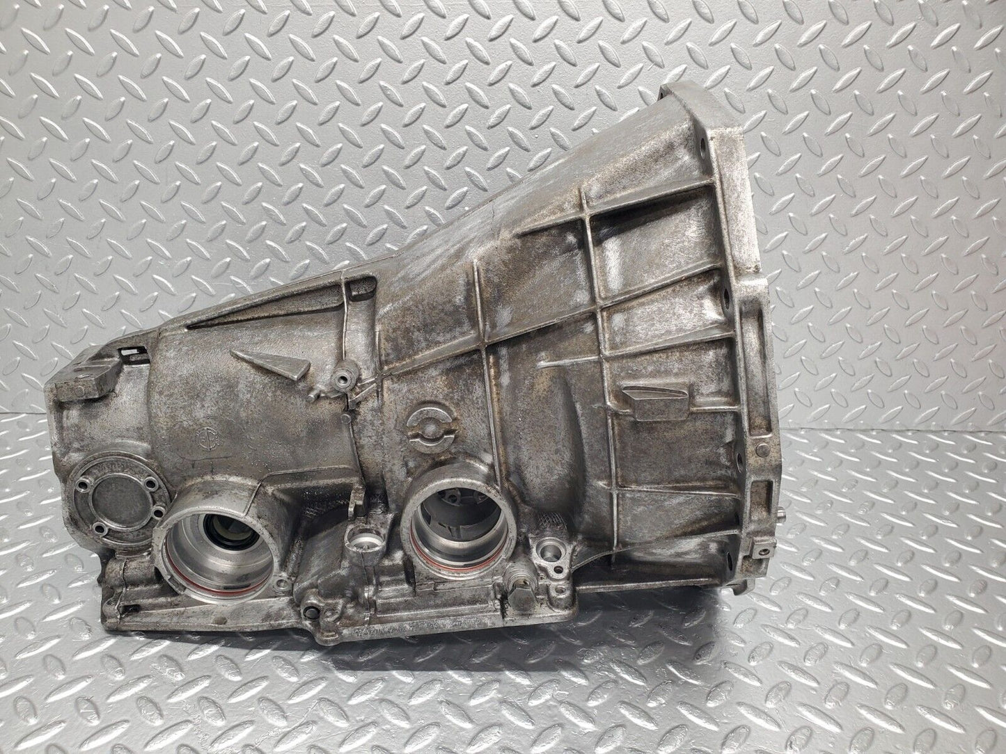 46293 Mercedes-Benz W124 280E Automatic Gearbox Housing 722.433 1242704204 2012710701