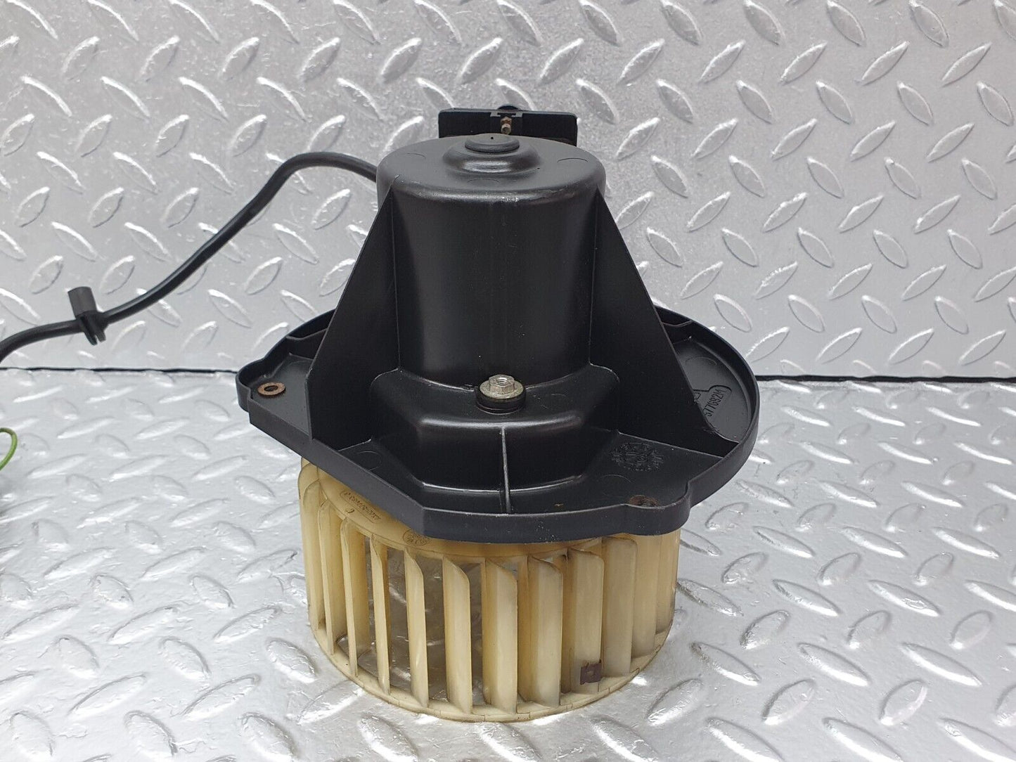 42135 Mercedes-Benz W123 280E Heater Blower Fan Motor AX02577692M