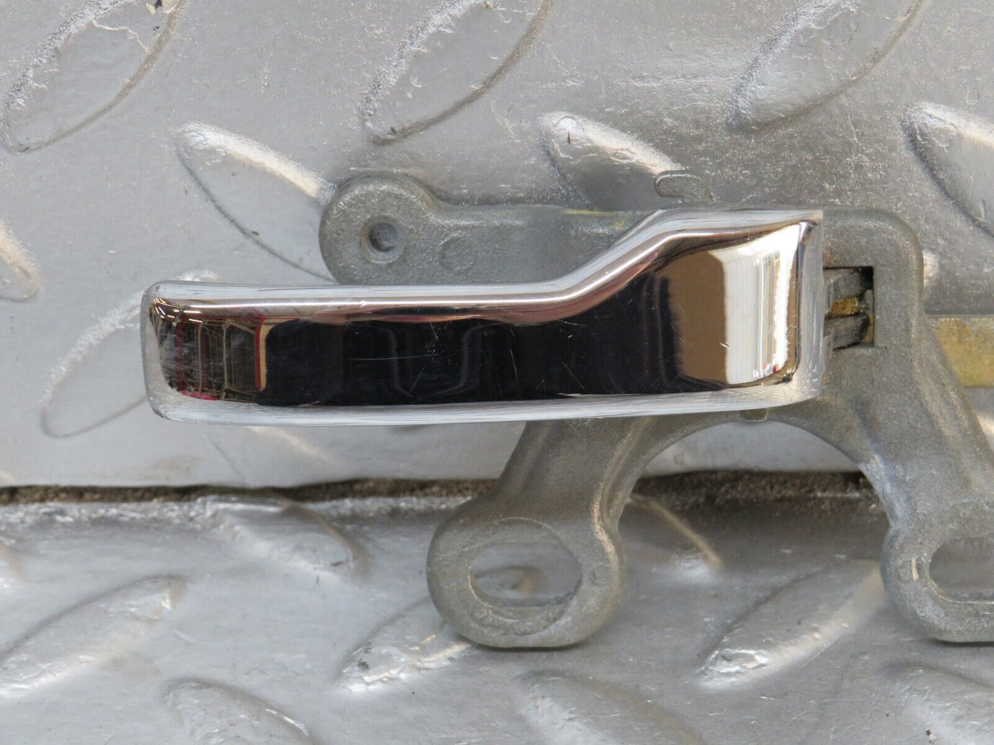 40624 Mercedes-Benz W123 300D Right Interior Door Handle 1237600261