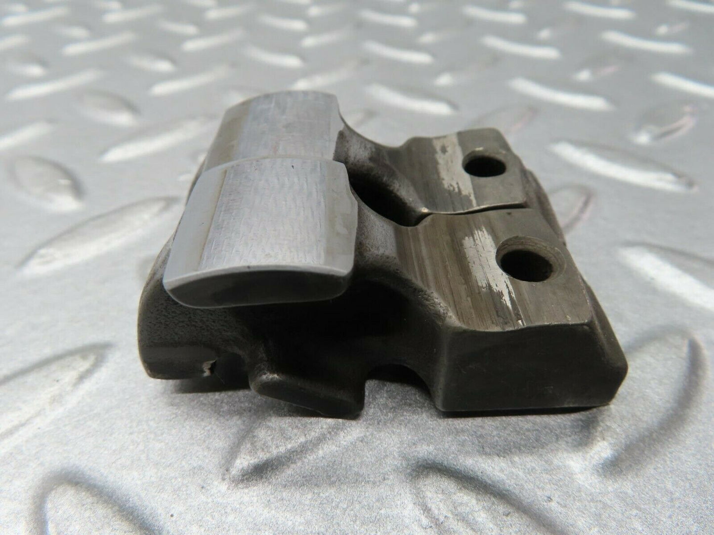 16566 Mercedes-Benz C107 350SLC Coupe Valve Rocker Arm With Retaining Spring