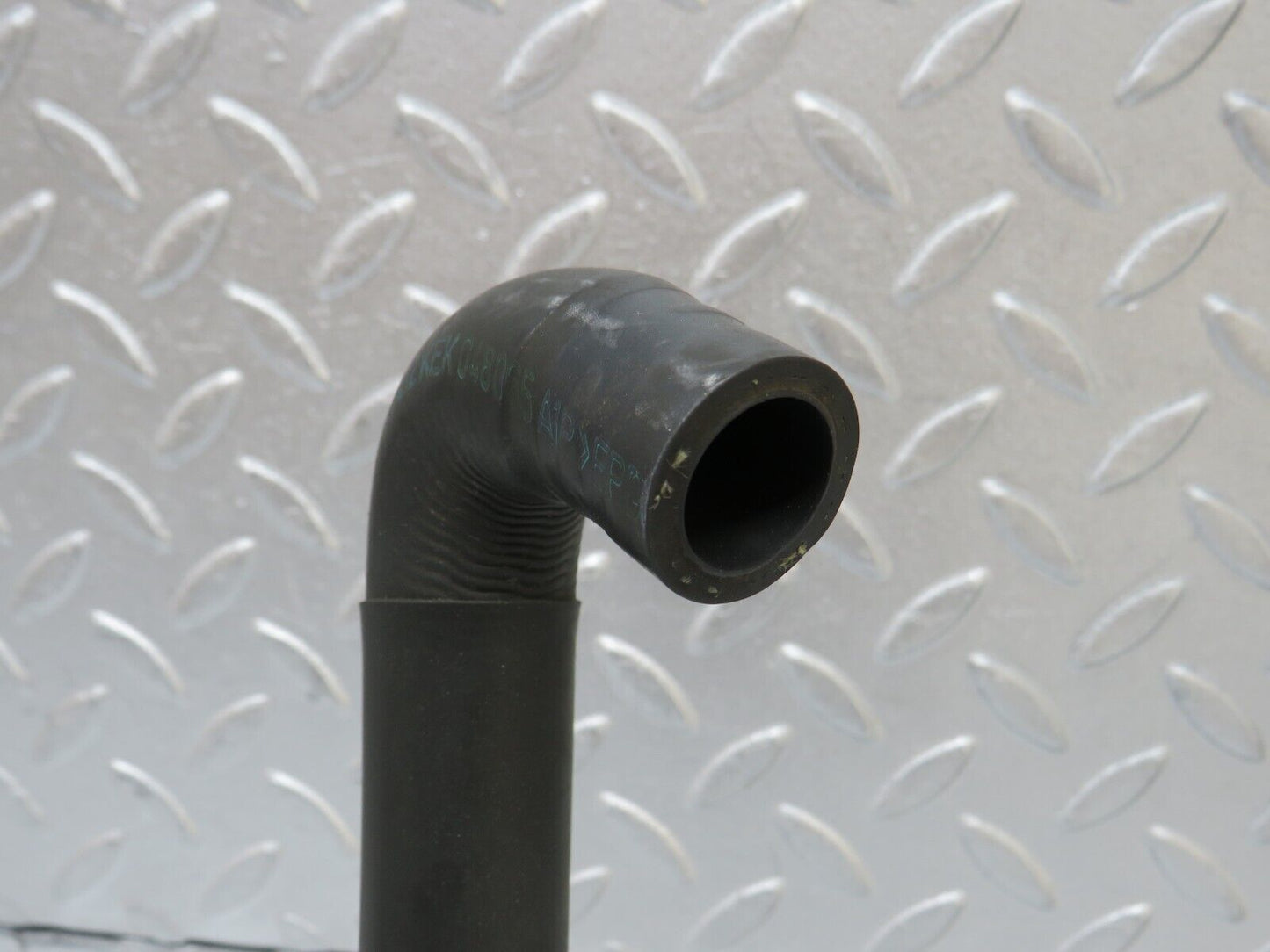 34992 Mercedes-Benz W210 320E Engine Coolant Hose Pipe 2108322794 2108324694