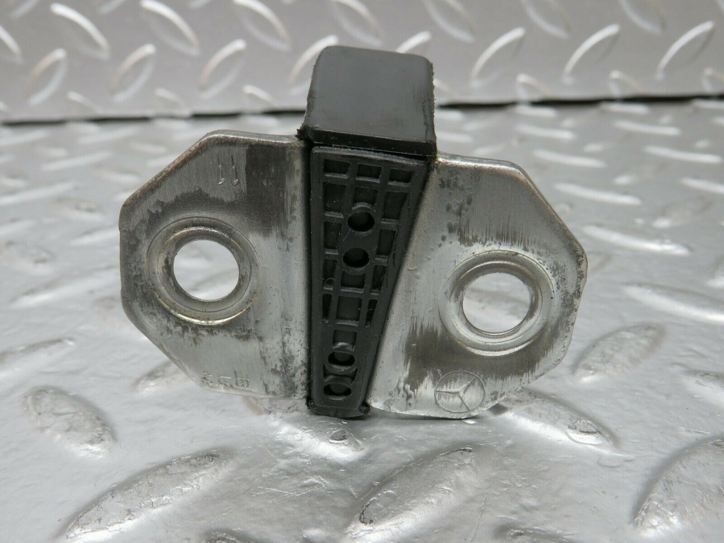 24312 Mercedes-Benz S124 220TE Wagon Door Lock Latch