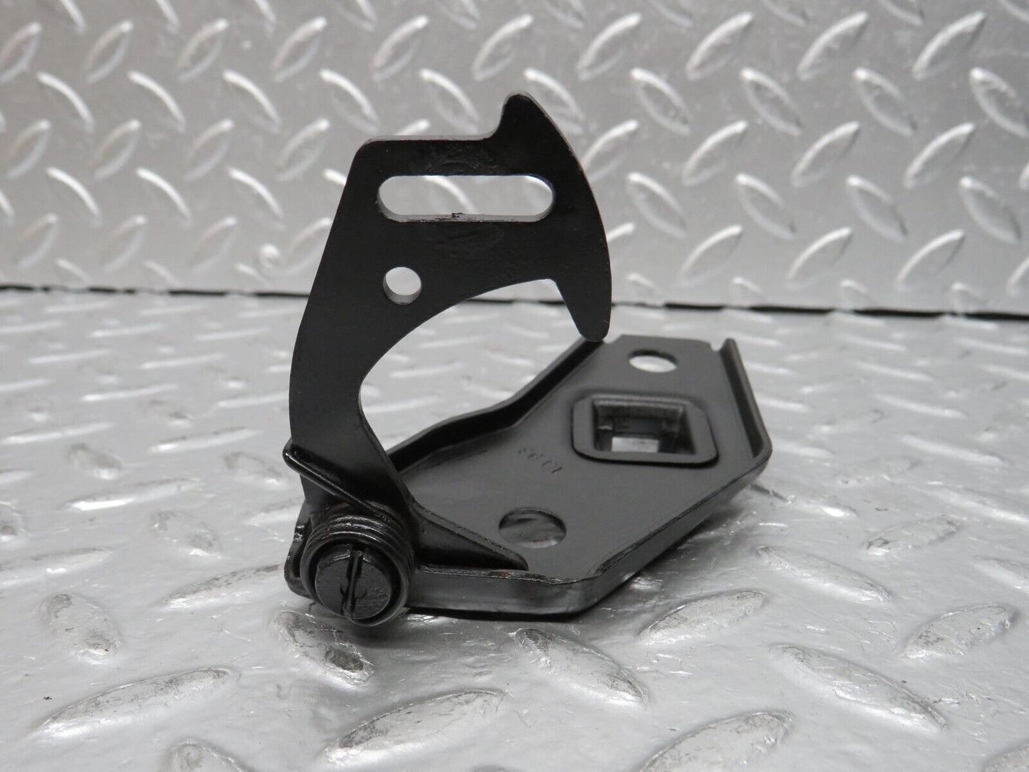 31456 Mercedes-Benz S124 220TE Wagon Bonnet Release Latch 1248800360