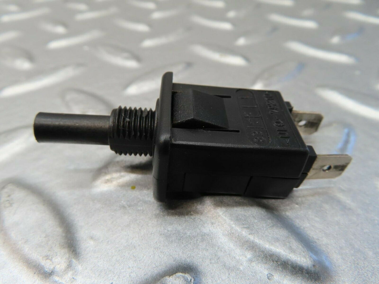 15495 Mercedes-Benz W123 230E Glove Box Light Switch 0008213252