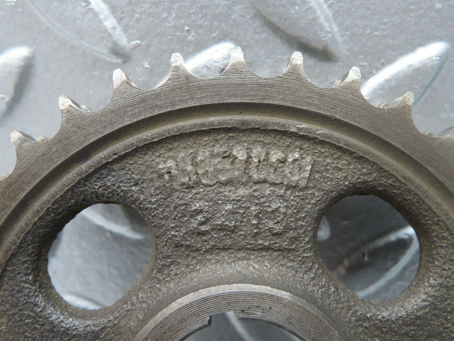 20682 Mercedes-Benz R107 450SL Camshaft Timing Gear 1160520601