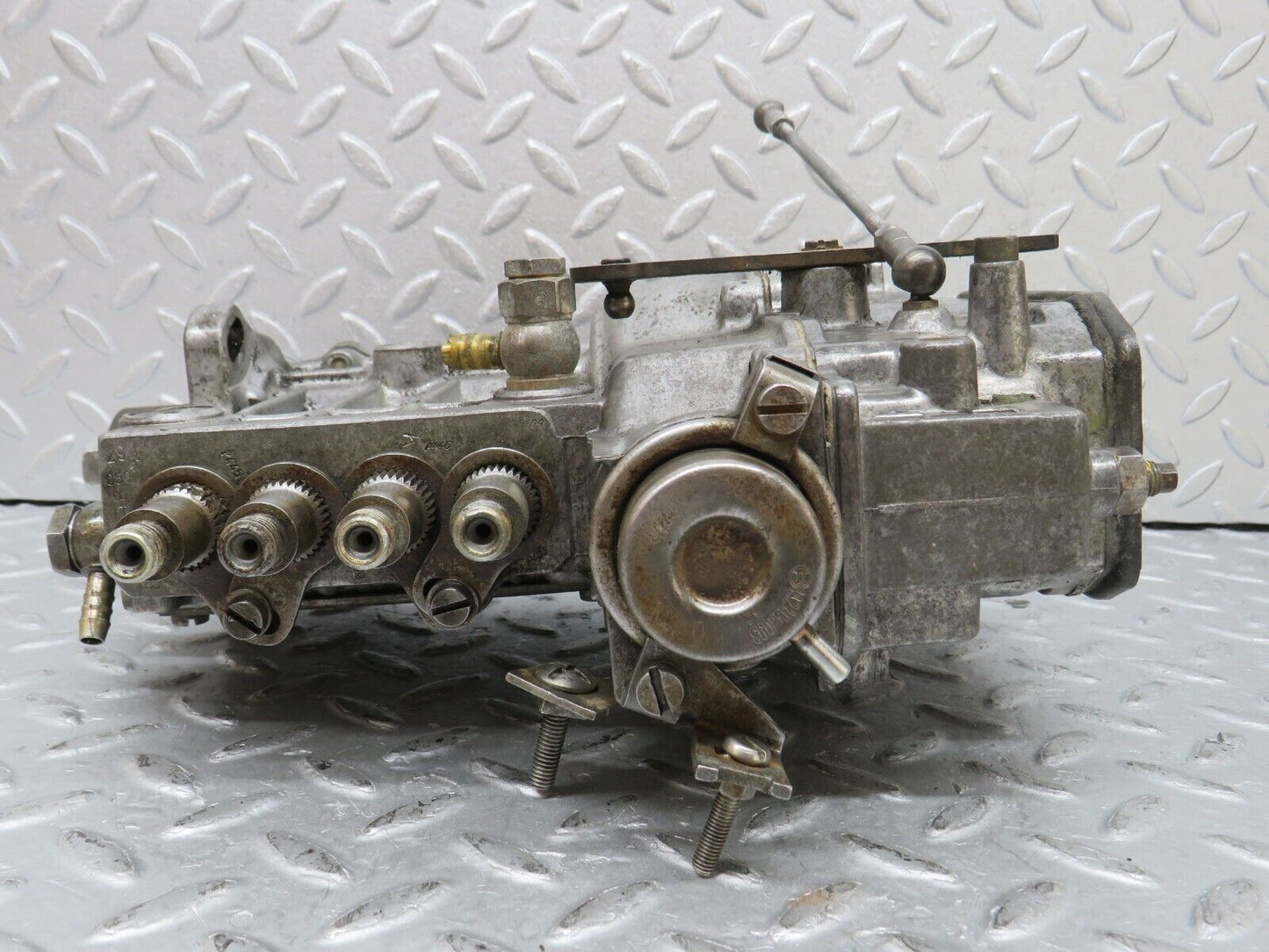 35930 Mercedes-Benz 240D OM616.912 Fuel Injection Pump 6160704101 0400074989