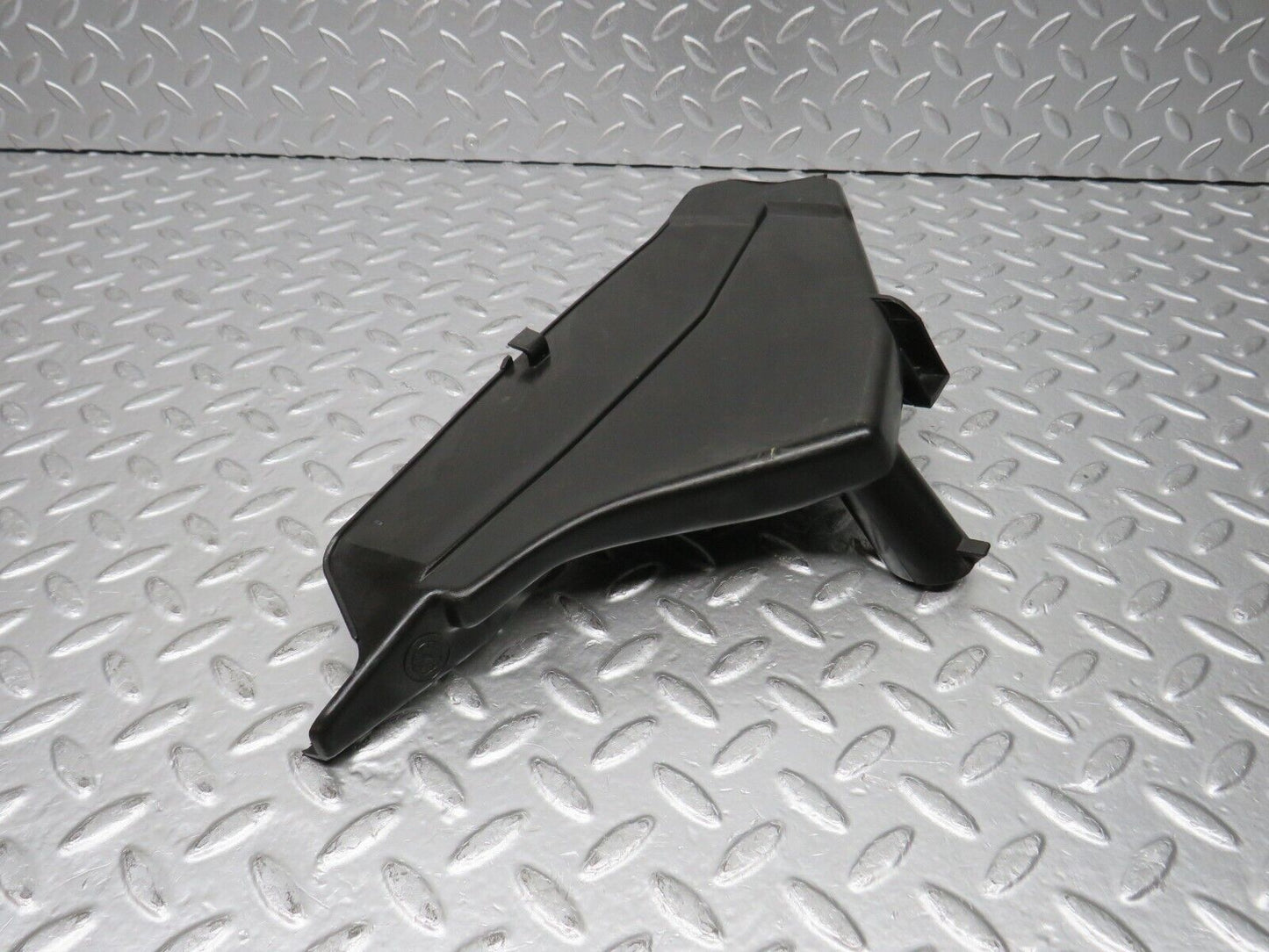 30807 Mercedes-Benz W201 190E 2.0L Front Right Rain Gutter Drain Channel 2016280273